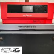 Kocioł Viessmann Vitoplex 200 o mocy 200 kW z oryginalnym palnikiem i sterownikiem.