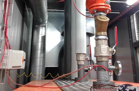 Nowoczesna Kotłownia Kontenerowa na Pellet z Instalacją Glikolową - wnętrze