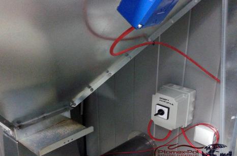 Nowoczesna Kotłownia Kontenerowa na Pellet z Instalacją Glikolową - zbiornik z czujnikiem napełnienia